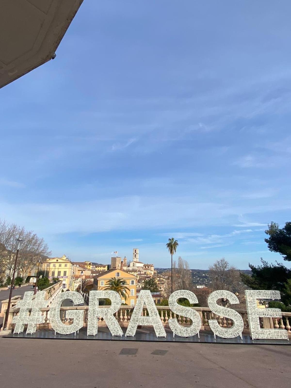 Appartement Coeur De Grasse Luaran gambar